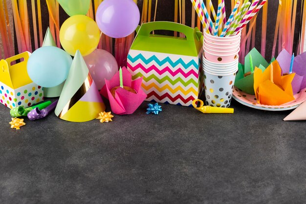 Artikelen voor verjaardagsfeestjes met kopieerruimte