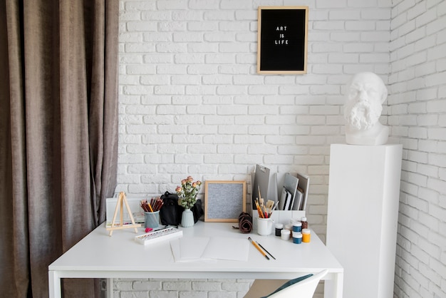 Artist desk concept binnenshuis