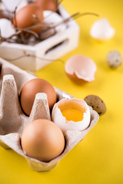 Assortiment met eieren hoge hoek