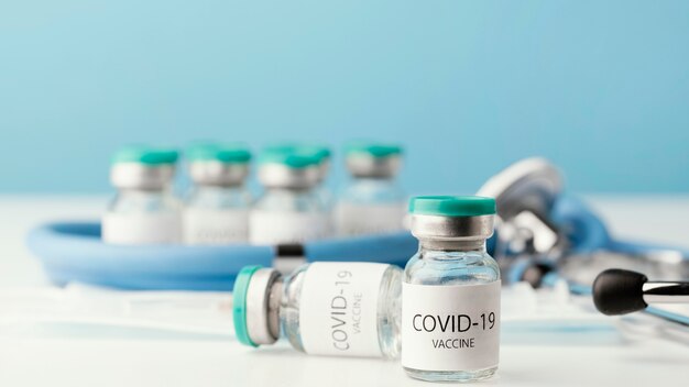 Assortiment met flesje voor coronavirusvaccin