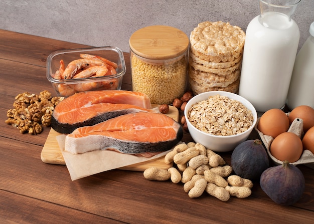 Gratis foto assortiment van voedsel dat allergische reacties kan veroorzaken bij mensen