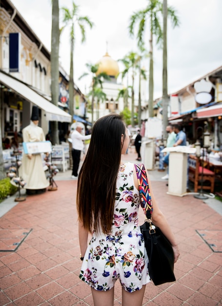 Gratis foto aziatische vrouw op een vakantie