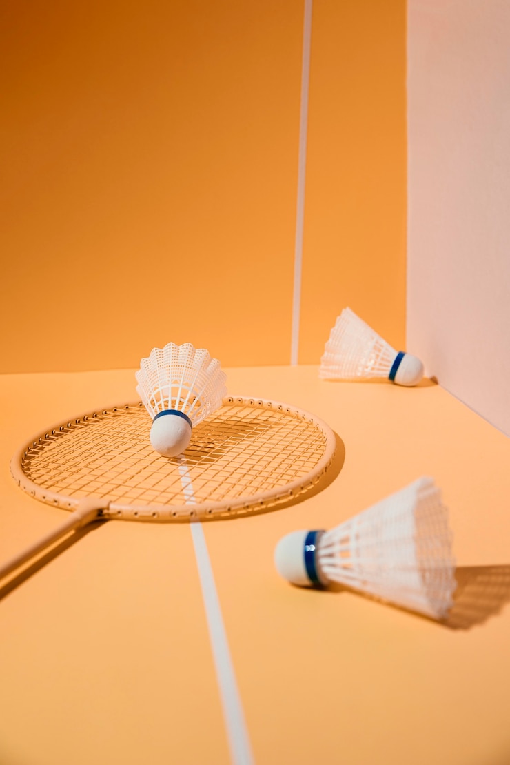 Gratis Foto badmintonracket en shuttles hoge hoek