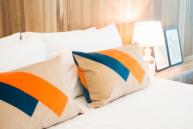 bed hotel stof pillow bedroom