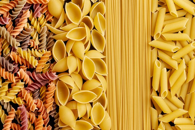 Bekijk hierboven verschillende pasta arrangementen