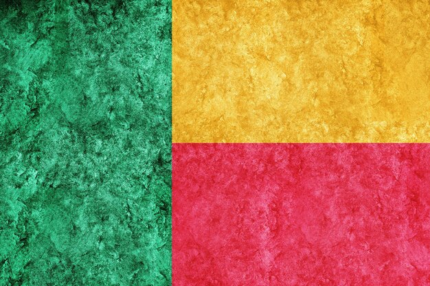 Benin metalen vlag, getextureerde vlag, grunge vlag