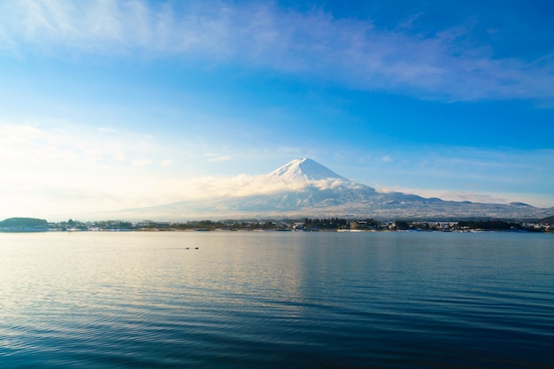 Gratis foto berg fuji en meer kawaguchi, japan