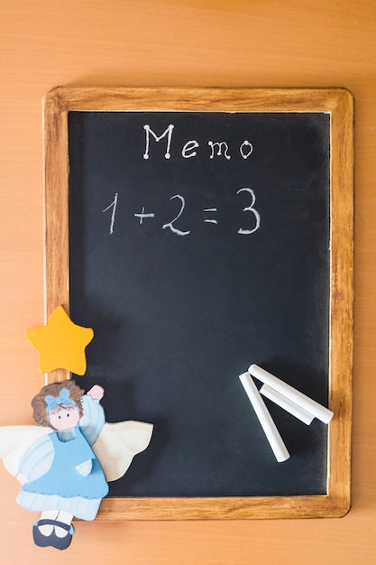 Gratis foto blackboard met wiskundig voorbeeld