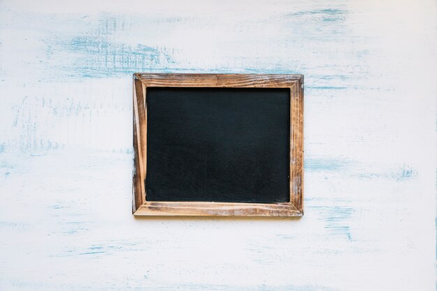 Blackboard op geschilderde achtergrond