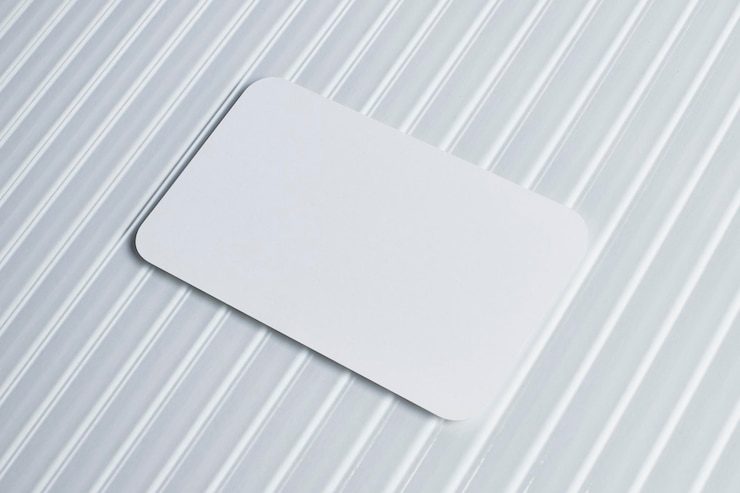 Gratis Foto blanco witte kaart op patroonglas