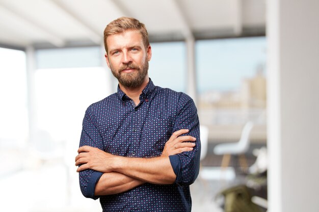 blond zakenman gelukkige uitdrukking