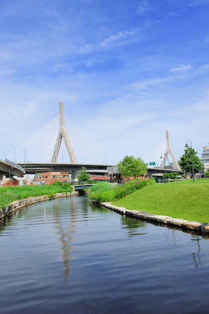 Gratis foto boston leonard p zakim bunker hill memorial bridge