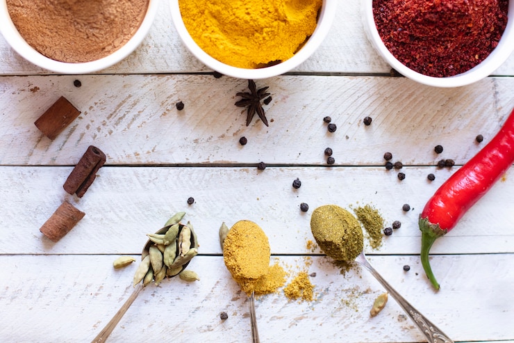 Gratis Foto bovenaanzicht aromatische aziatische kruiden