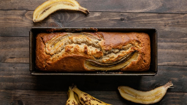 Bovenaanzicht bananenbroodje