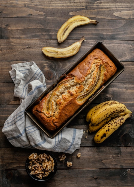 Bovenaanzicht bananenbroodje