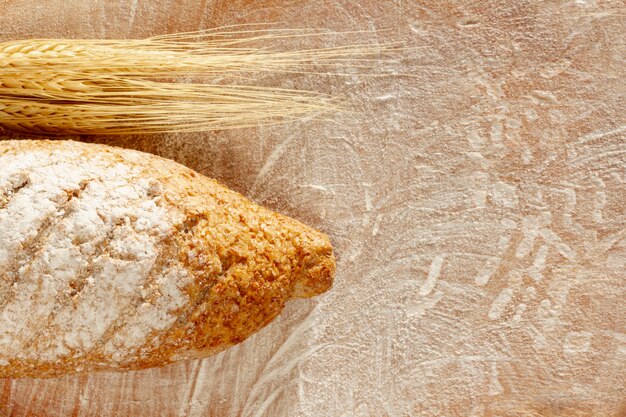 Bovenaanzicht brood en tarwe