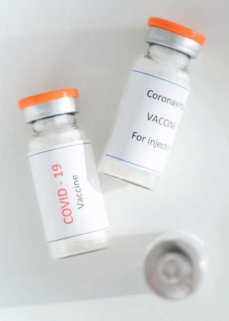 Bovenaanzicht coronavirusvaccin in fles