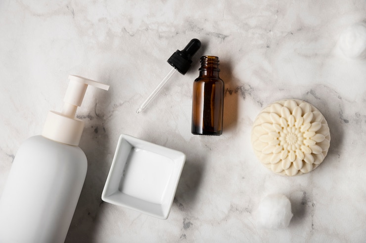 Gratis Foto bovenaanzicht cosmetische producten op tafel