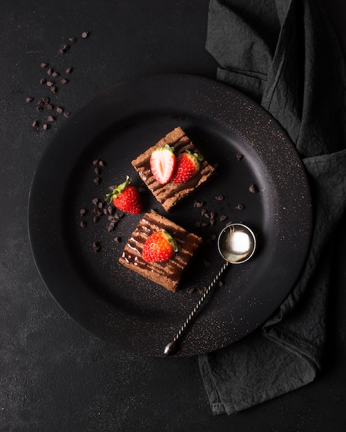 Bovenaanzicht heerlijk dessert met aardbeien