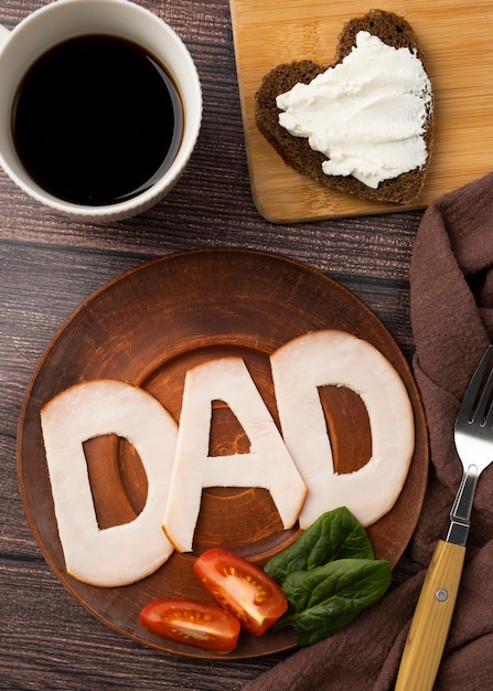 Gratis foto bovenaanzicht heerlijk eten op plaat