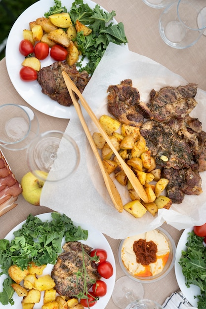 Bovenaanzicht heerlijk eten op tafel