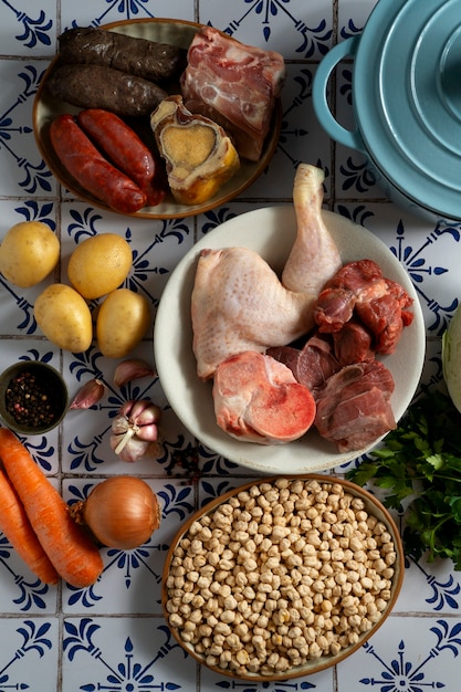 Gratis foto bovenaanzicht heerlijk eten op tafel