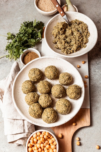 Bovenaanzicht heerlijk joods eten arrangement