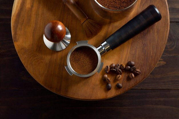 Bovenaanzicht heerlijke koffie op tafel