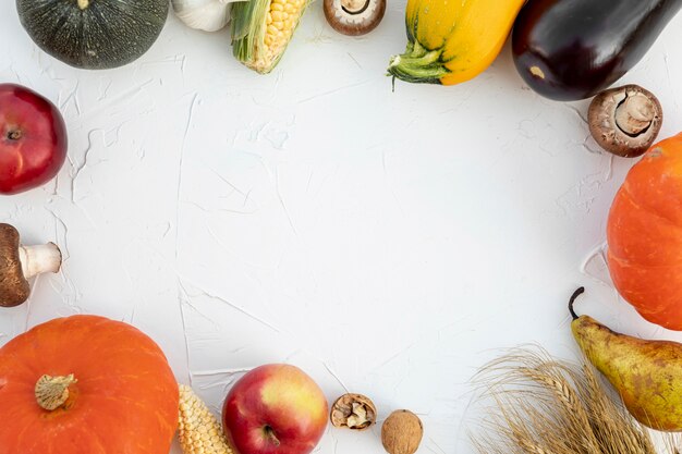 Bovenaanzicht herfst fruit en groenten met kopie ruimte