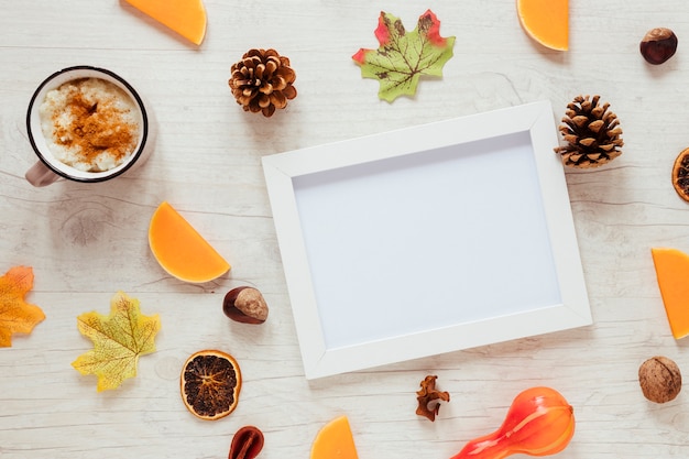 Bovenaanzicht herfst voedsel met een frame