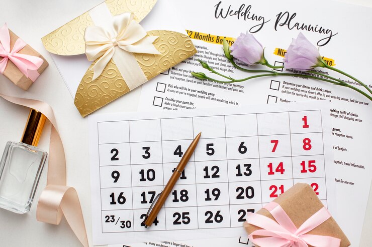 Gratis Foto bovenaanzicht kalender en huwelijksgeschenkdozen