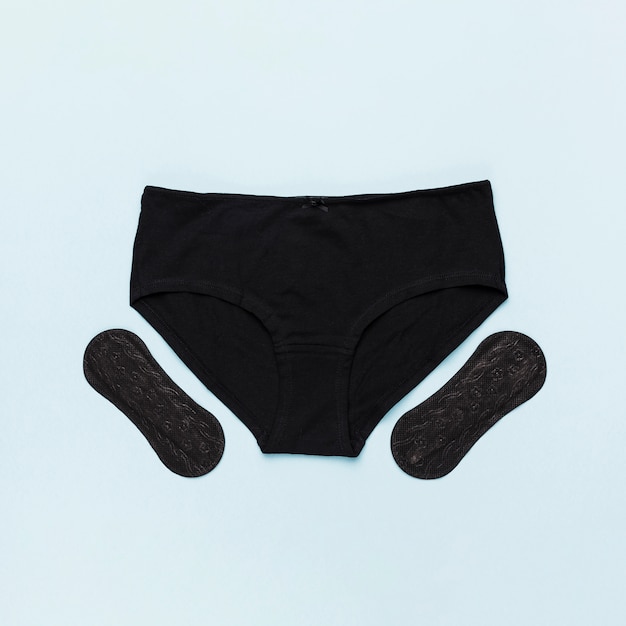 Bovenaanzicht knickers met maandverband