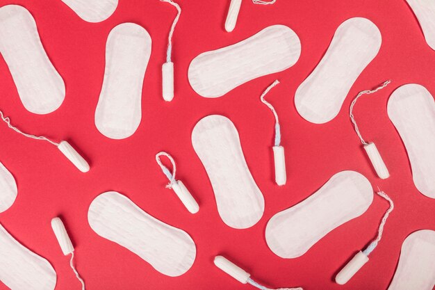 Bovenaanzicht maandverband en tampons