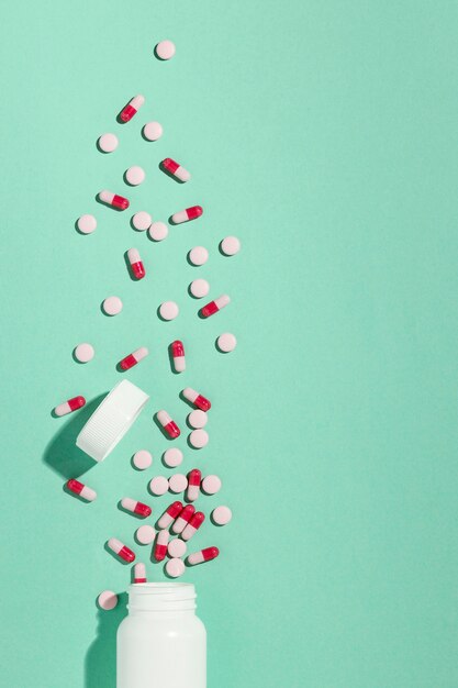 Bovenaanzicht minimaal assortiment medicinale pillen