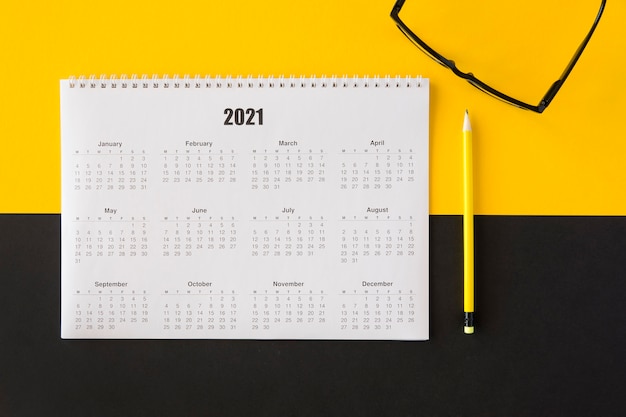 Bovenaanzicht planner 2021 kalender en leeslessen