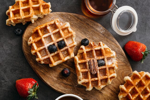 Bovenaanzicht samenstelling van smakelijke wafels