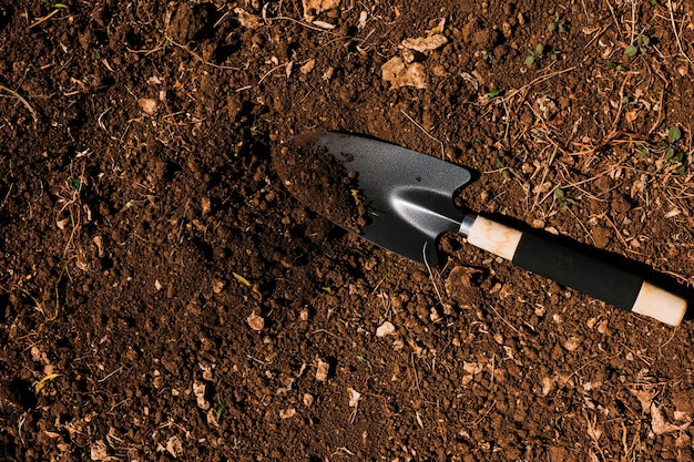 Bovenaanzicht schoppen op de grond