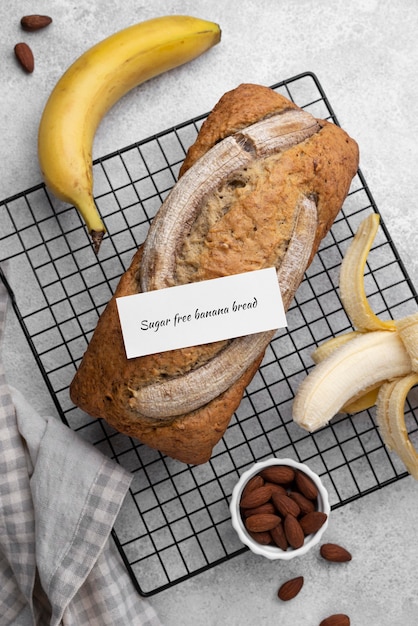 Bovenaanzicht suikervrij bananenbrood