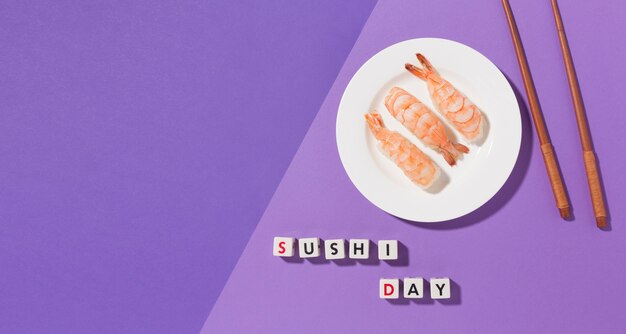 Bovenaanzicht sushi dag concept met kopie ruimte