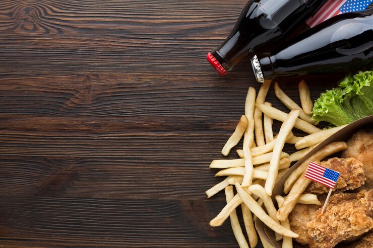 Gratis Foto bovenaanzicht van amerikaans eten met kopie ruimte