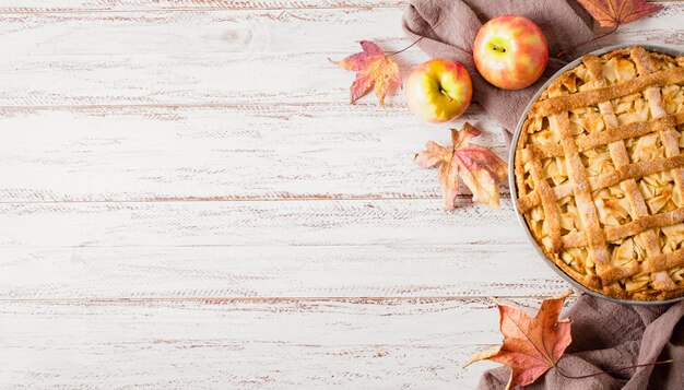 Bovenaanzicht van appeltaart voor thanksgiving met kopie ruimte