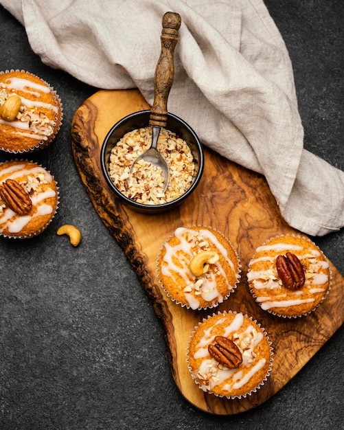 Bovenaanzicht van assortiment van heerlijke muffins