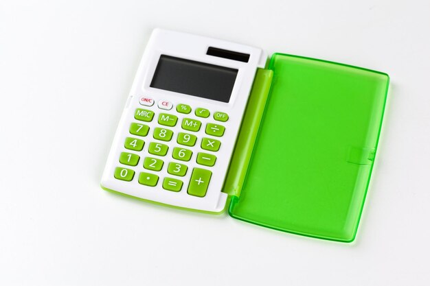 Bovenaanzicht van een rekenmachine geïsoleerd op een witte achtergrond