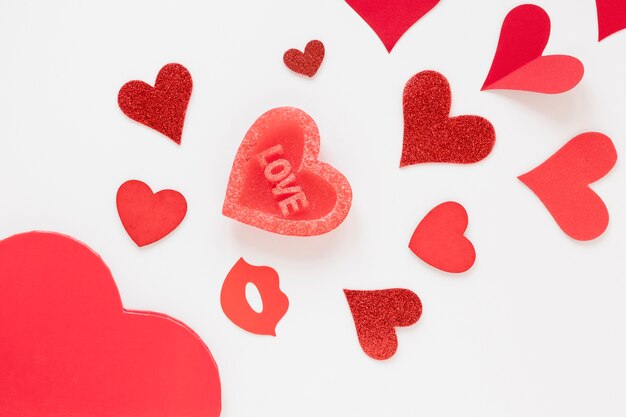 Bovenaanzicht van harten voor Valentijnsdag