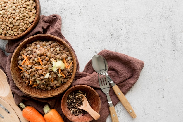 Gratis foto bovenaanzicht van heerlijk gezond eten