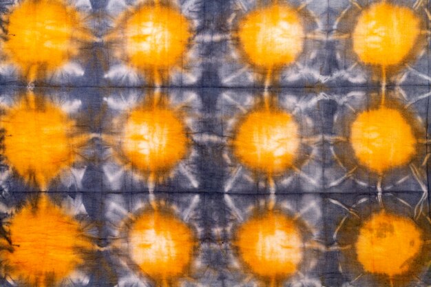 Bovenaanzicht van kleurrijk tie-dye textiel
