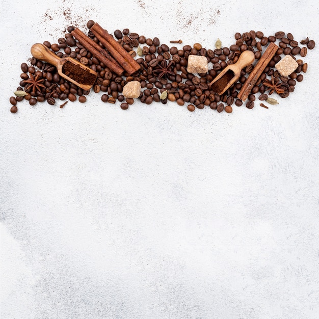 Bovenaanzicht van koffie met kopie ruimte