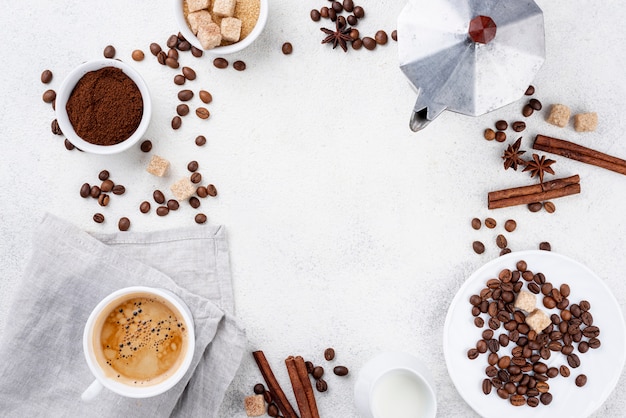 Bovenaanzicht van koffie met kopie ruimte