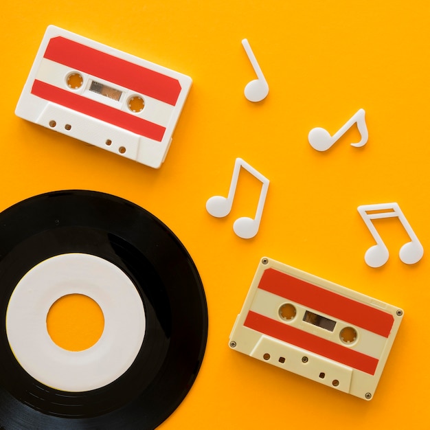 Gratis foto bovenaanzicht van muziek concept met cassette