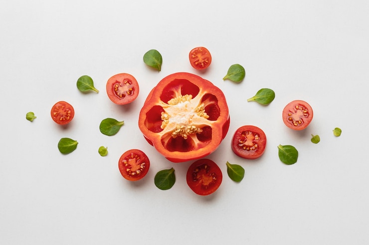 Gratis Foto bovenaanzicht van paprika met tomaten